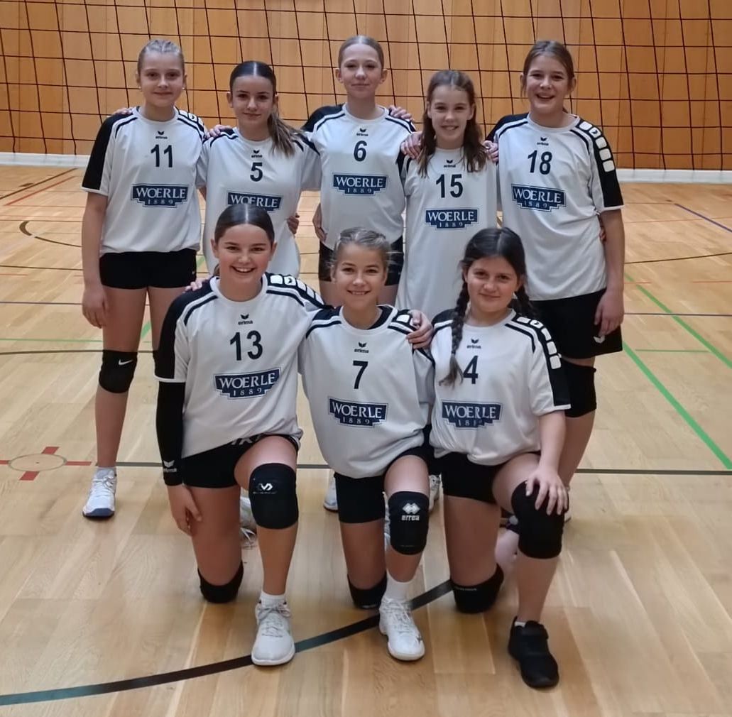 Bild enthält, People, Person, Groupshot, Child, Female, Girl, Clothing, Shorts, Athlete, Sport