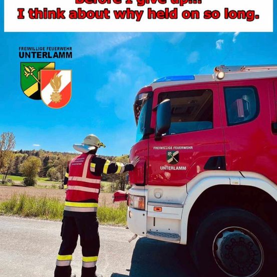 Bild enthält, Adult, Male, Man, Person, Advertisement, Wheel, Vehicle, Fire Truck, Truck, Car