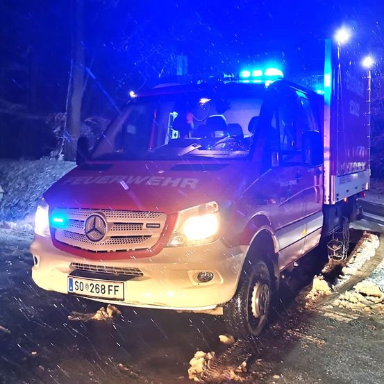 Bild enthält, Transportation, Vehicle, Person, Car