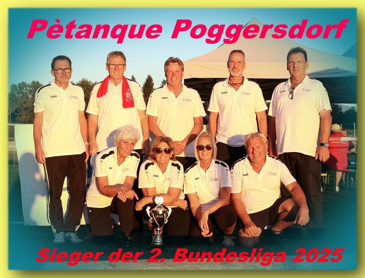 Eine Gruppe von Männern und Frauen posiert mit einer Trophäe für ein Foto. Sie tragen weiße Hemden und schwarze Hosen. Sie lächeln und scheinen zu feiern. Die Worte 'Pétanque Poggersdo' sind in Rot geschrieben.