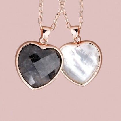 Bild enthält, Accessories, Jewelry, Pendant, Locket, Gemstone