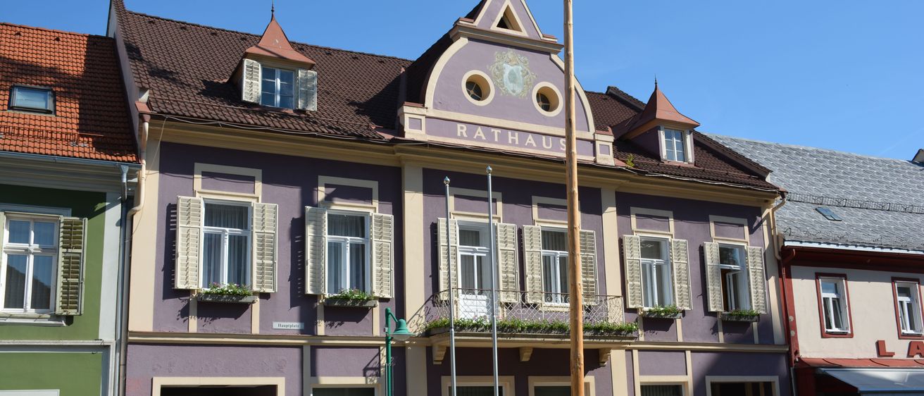 Bild enthält, Architecture, Building, Housing, House, Window, City, Roof, Plant