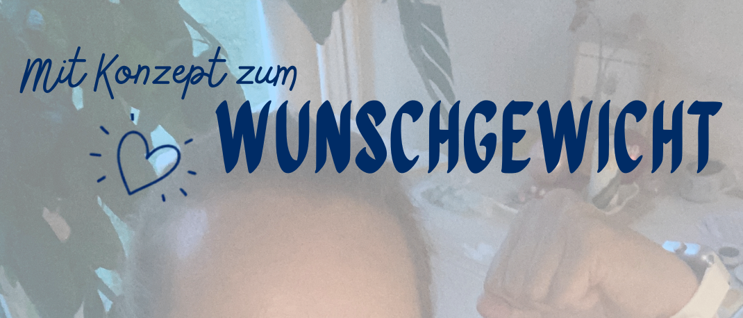 Eine lächelnde Frau in einem rosa Tanktop posiert für ein Foto mit einem Topf in der Hintergrund. Das Bild hat Textüberlagerungen, die gesunde Ernährung, mehr Energie und nachhaltiges Leben fördern.