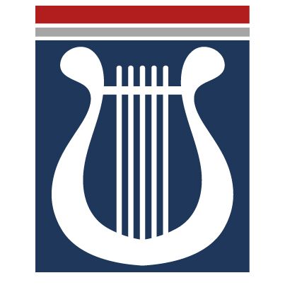 Das Logo des Musik Vereins Fussach zeigt eine Leier in Blau und Weiß, vor einem weißen und blauen Hintergrund mit rotem und weißem Rand.