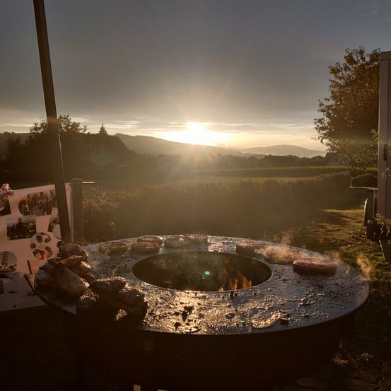 Bild enthält, Hot Tub, Tub, Flare, Light