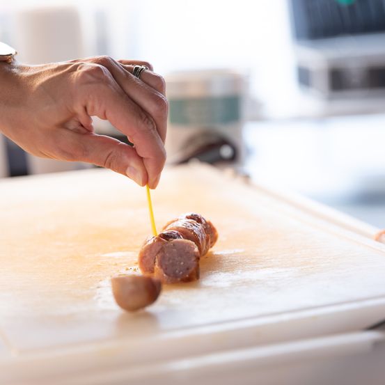 Bild enthält, Food, Food Presentation, Device, Screwdriver, Tool, Cooking