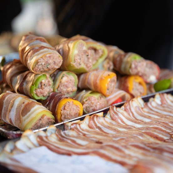 Bild enthält, Food, Meal, Meat, Pork, Food Presentation, Bacon, Brunch, Dish