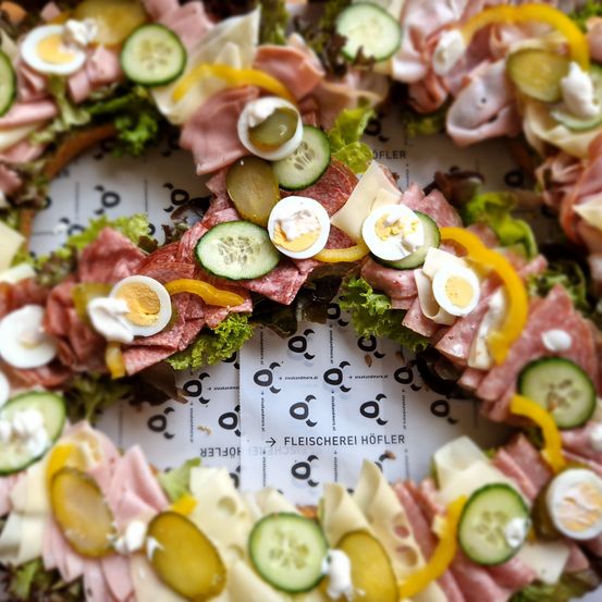 Bild enthält, Dish, Food, Meal, Platter, Lunch, Brunch, Food Presentation, Plate, Egg