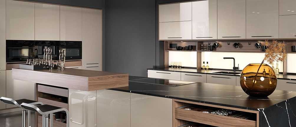 Bild enthält, Indoors, Kitchen, Kitchen Island, Interior Design, Furniture