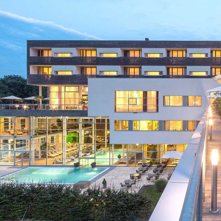 HotelOutdoor_CopyrightWalterLuttenberger_hell