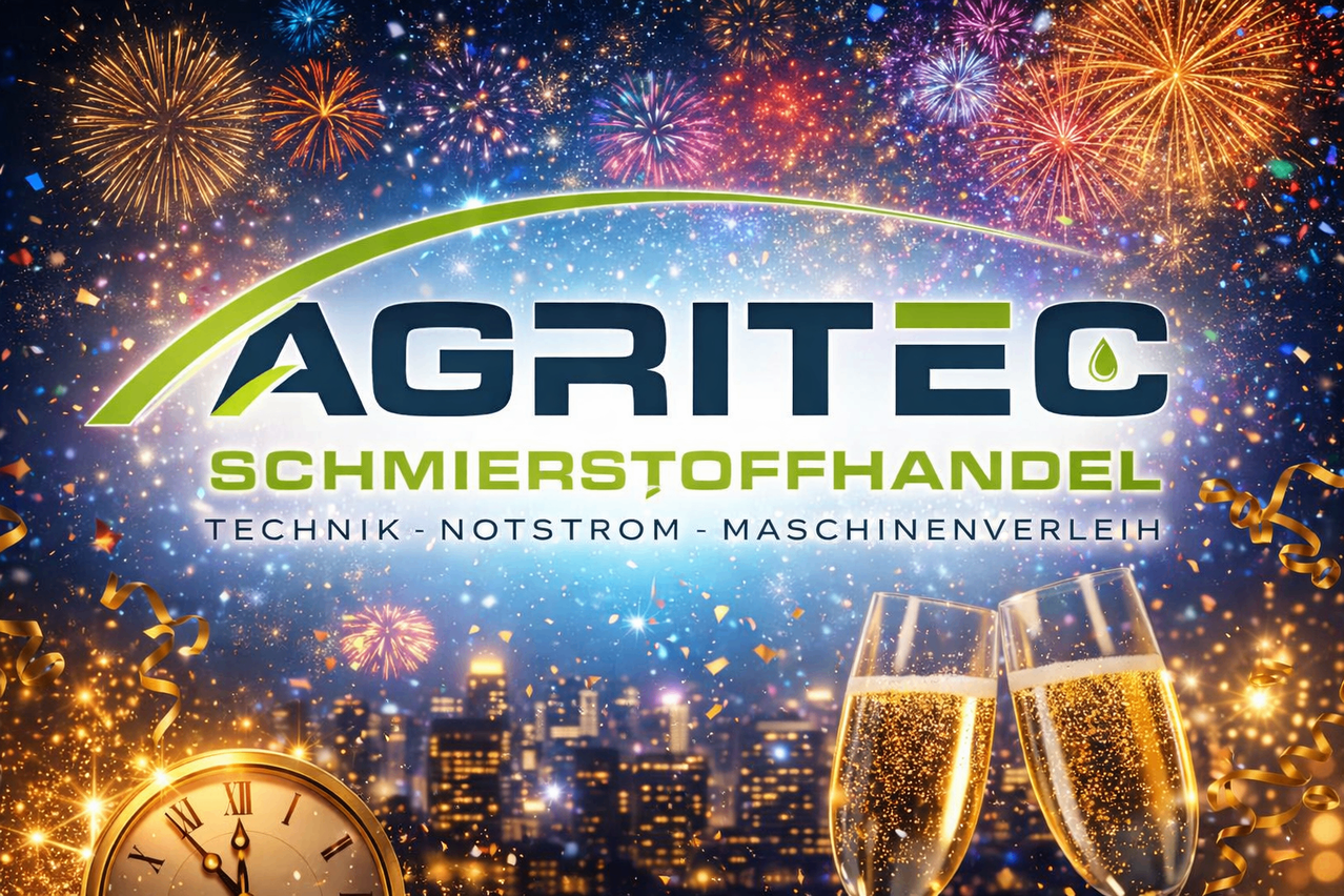 Ein Werbeplakat für Agritec mit einer nächtlichen Stadtlandschaft, Feuerwerk, zwei Champagnergläsern und einer Uhr. Der Firmenname und die Dienstleistungen sind prominent dargestellt.