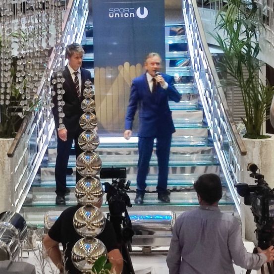Blazer, Coat, Adult, Male, Man, Person, Staircase, Crowd, Head, Suit