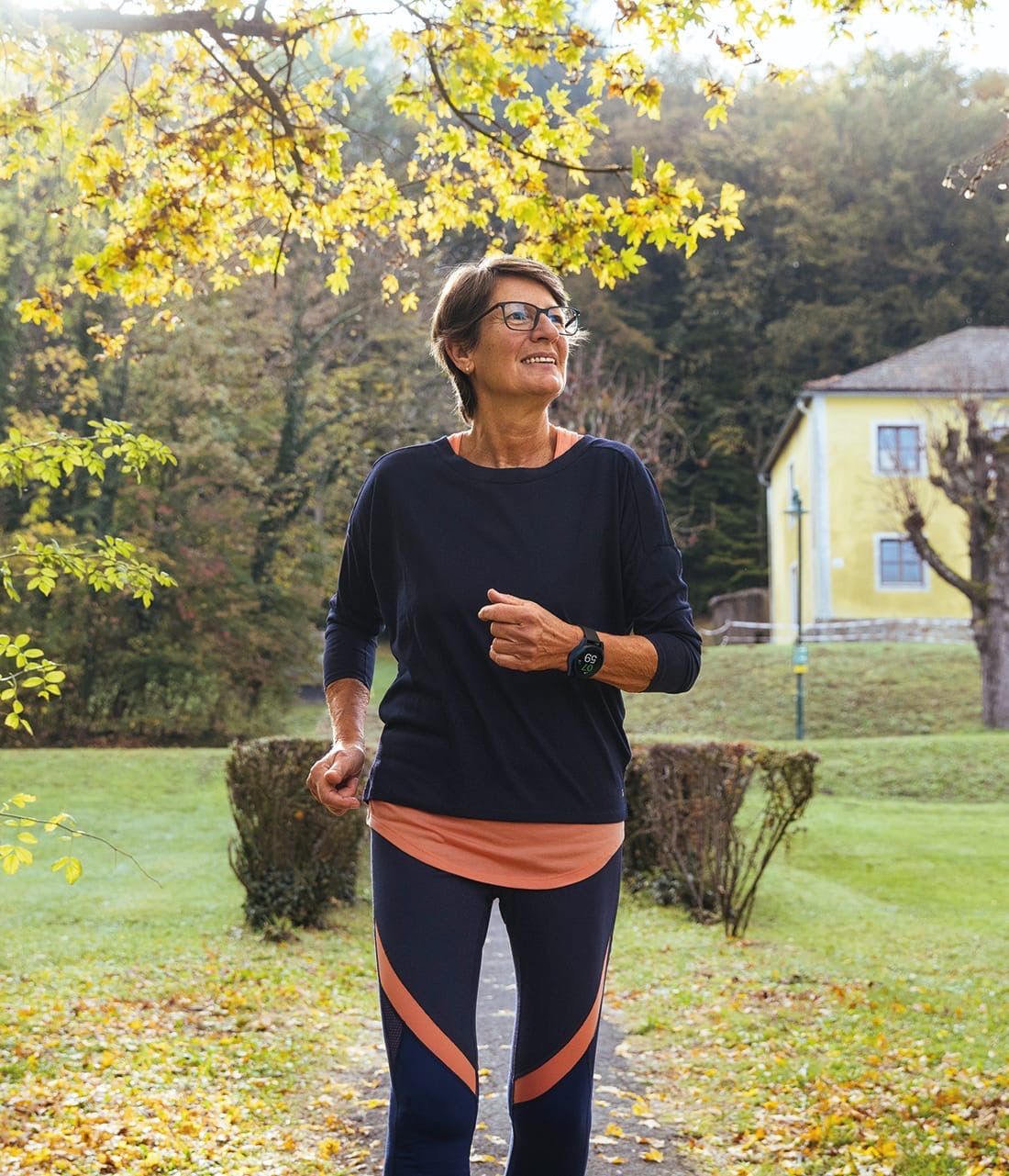 Bild enthält, Adult, Male, Man, Person, Standing, Accessories, Glasses