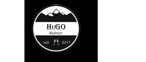 Das Bild zeigt ein kreisförmiges Logo mit einem Bergketten-Design. Darunter ist das Wort 'HUGO' prominent angezeigt. Unter 'HUGO' steht der Text 'Radmer'. Unter 'Radmer' befinden sich zwei Weingläser und der Text 'seit 2017'.