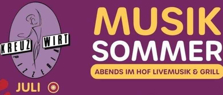 Das Plakat bewirbt abendliche Livemusik- und Grillveranstaltungen im Hof. Es zeigt einen Zeitplan für Juli und August mit verschiedenen Bands an bestimmten Terminen. Grillspezialitäten beginnen um 17 Uhr, Konzerte starten gegen 19 Uhr.