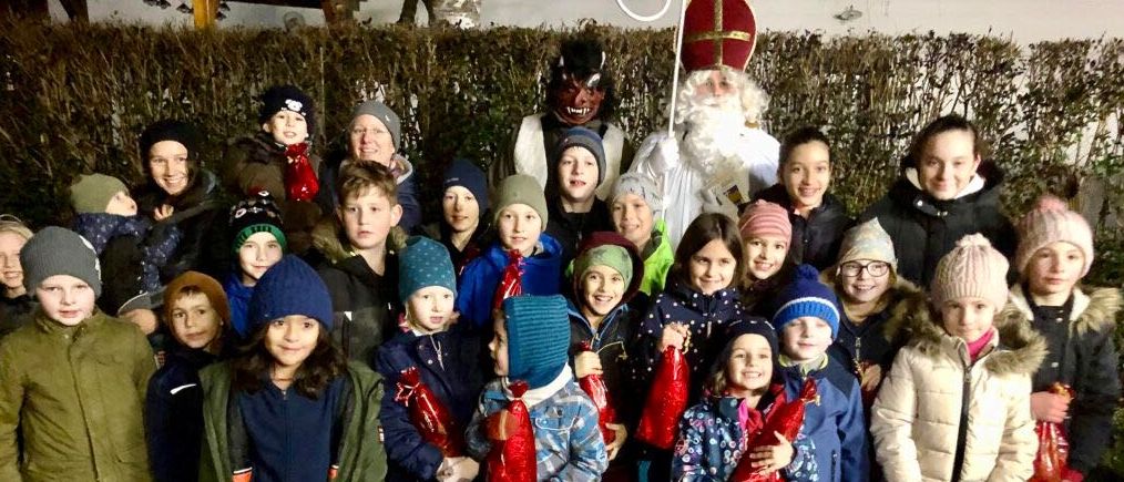 Bild enthält, Coat, Pants, People, Person, Jacket, Boy, Child, Male, Portrait, Girl