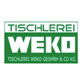 Das Logo für Tischlerei Weko, ein Unternehmen mit dem Namen Tischlerei Weko Gesmbh & Co KG, zeigt die Farben Grün und Weiß.