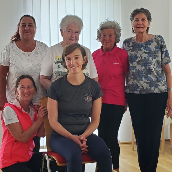 Sesselyoga mit Cornelia Birklbauer