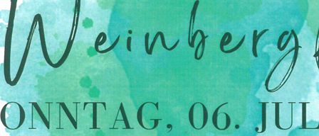 Plakat für das Weinbergfest-Event am 6. Juli 2025, Beginn um 10:00 Uhr. Veranstaltungsort ist Weinberg Klaus, 'Pfarrer's Buhlel,' bei gutem Wetter. Beinhaltet eine Sonntagsmesse und musikalische Umgebung.