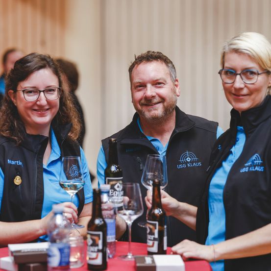 Bild enthält, Adult, Female, Person, Woman, Male, Man, Glasses, Face, Happy, Smile