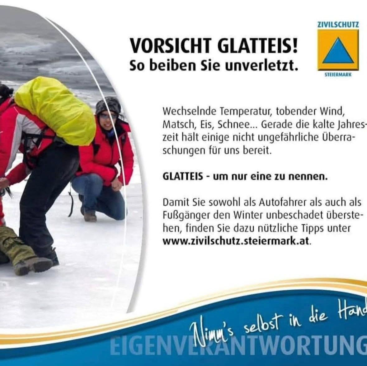 Werbeanzeige für den Zivilschutz mit zwei Personen auf Eis und dem Text 'Vorsicht Glatteis!' (Vorsicht Eis). Sie tragen Winterkleidung und eine hat einen Rucksack. Tipps für die Wintersicherheit werden gegeben.
