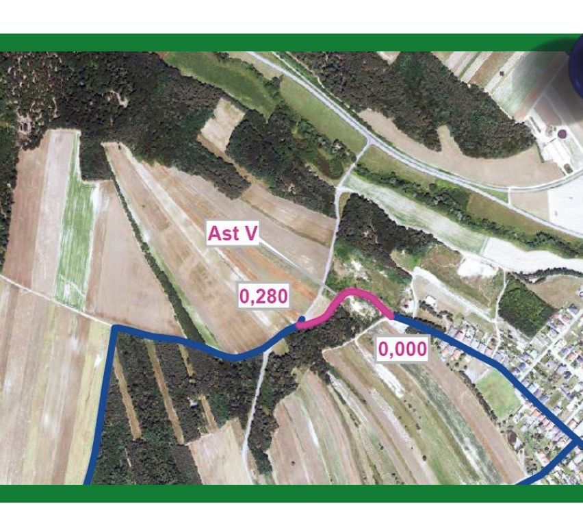 Luftaufnahme mit markierten Linien und Zahlen, die ein Gebiet in Österreich darstellen.