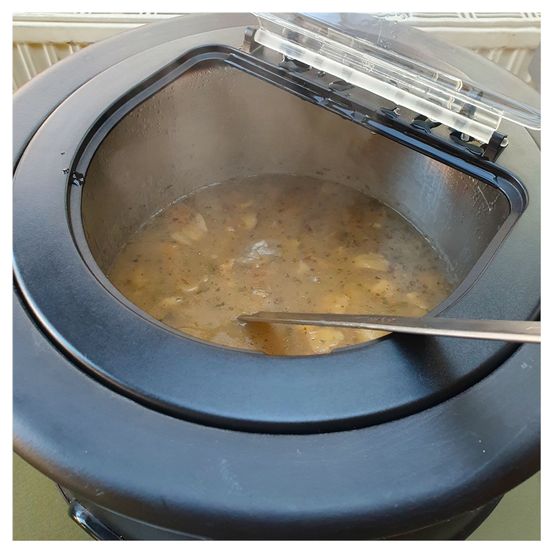 Bild enthält, Food, Meal, Dish, Device, Appliance, Electrical Device, Cooker