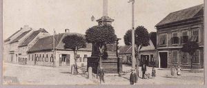 Bild enthält, Architecture, Building, Monastery, City, Art, Painting, Person, Street, Urban, Clock Tower