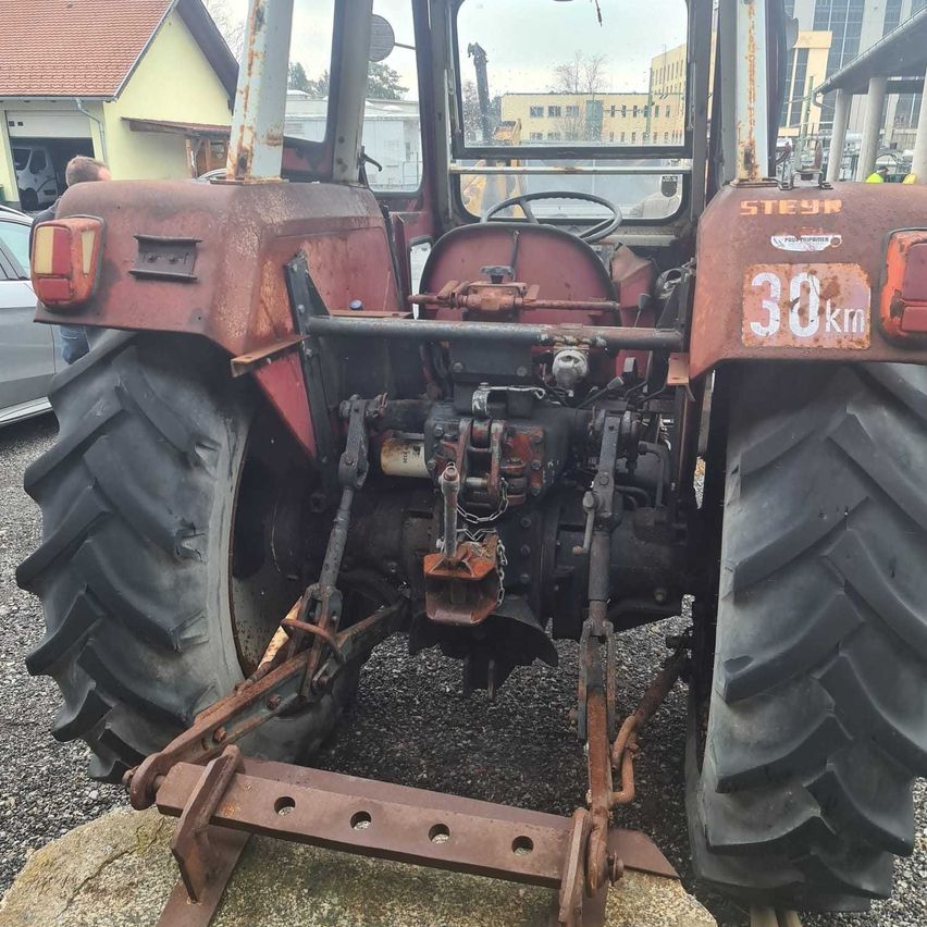 Bild enthält, Wheel, Bulldozer, Person, Corrosion, Rust, Car, Tire