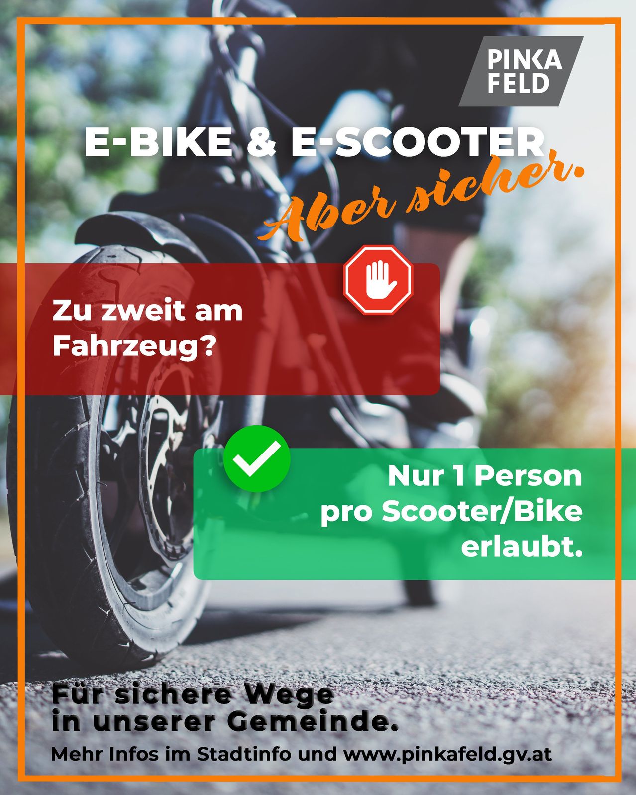 Eine Werbung für E-Bikes und E-Scooter zeigt eine Person, die fährt, mit einem Stoppschild, das anzeigt, dass nur eine Person pro Fahrzeug erlaubt ist.