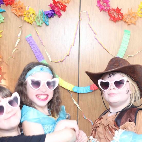 Bild enthält, Accessories, Sunglasses, Hat, Person, Photography, Portrait, Glasses, Adult, Female, Woman