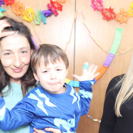 Bild enthält, People, Person, Photography, Face, Head, Portrait, Adult, Female, Woman, Accessories