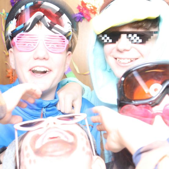 Bild enthält, Accessories, Glasses, Sunglasses, Head, Person, Photography, Portrait, Goggles, Baby, Finger