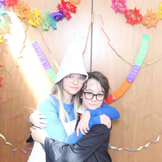 Bild enthält, Hat, Face, Person, Photography, Portrait, People, Glasses, Adult, Female, Woman