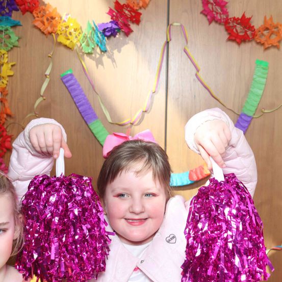 Bild enthält, Hat, Person, Photography, Portrait, Purple, Costume, Child, Female, Girl, People