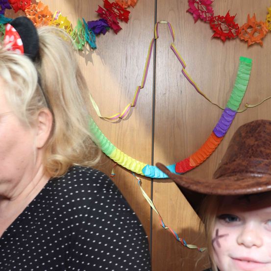 Bild enthält, Hat, Face, Person, Photography, Portrait, Adult, Female, Woman, Sun Hat, Accessories