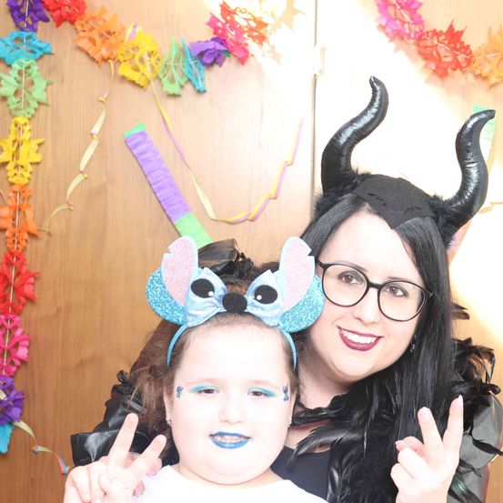 Bild enthält, Person, Photography, Portrait, Costume, Accessories, Glasses, People, Adult, Female, Woman