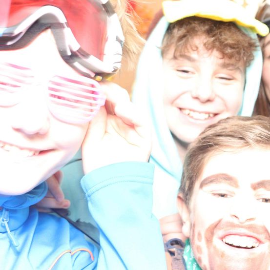 Bild enthält, Accessories, Goggles, Face, Head, Person, Portrait, Glasses, Selfie, Adult, Man