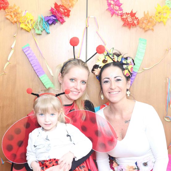 Bild enthält, People, Person, Face, Photography, Portrait, Hat, Adult, Bride, Female, Woman