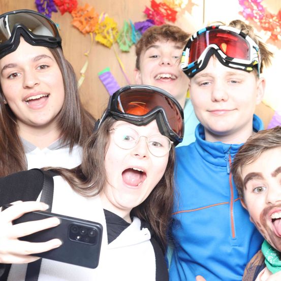 Bild enthält, Accessories, Goggles, Glasses, People, Person, Face, Head, Selfie, Portrait, Woman