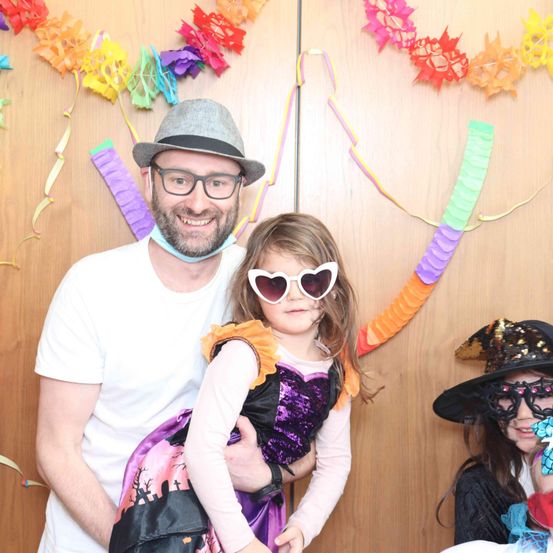 Bild enthält, Hat, Accessories, Glasses, Person, Portrait, Sunglasses, Costume, Adult, Male, Man