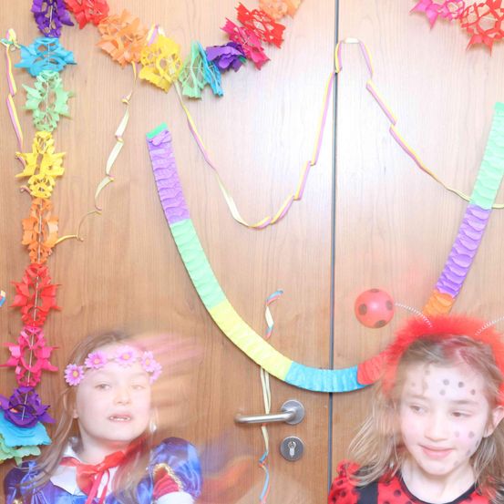 Bild enthält, Face, Person, Photography, Portrait, Hat, Child, Female, Girl, People, Balloon