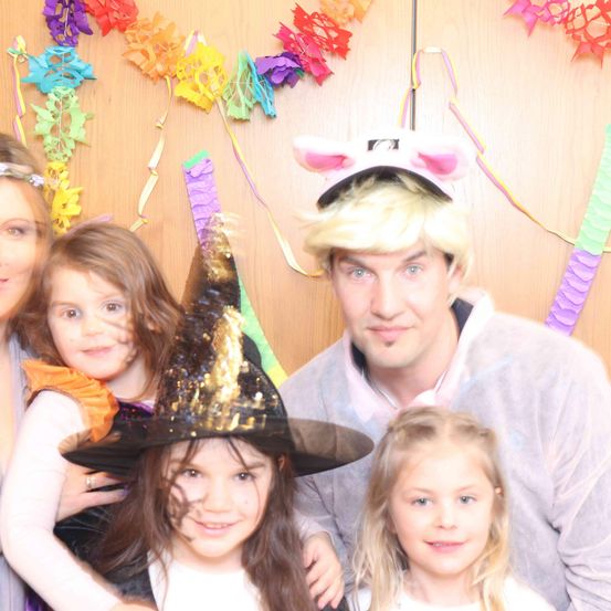 Bild enthält, Hat, People, Person, Face, Photography, Portrait, Child, Female, Girl, Party Hat
