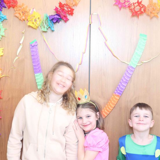 Bild enthält, People, Person, Photography, Portrait, Hat, Accessories, Child, Female, Girl, Boy