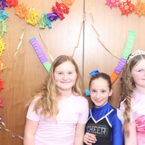 Bild enthält, People, Person, Photography, Portrait, Child, Female, Girl, Boy, Male, Hat