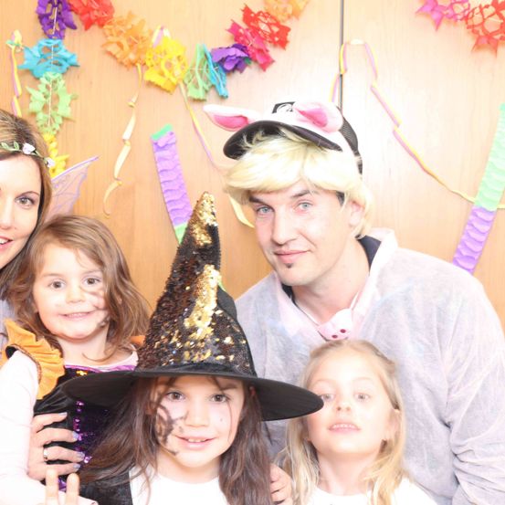 Bild enthält, Hat, People, Person, Face, Head, Photography, Portrait, Child, Female, Girl