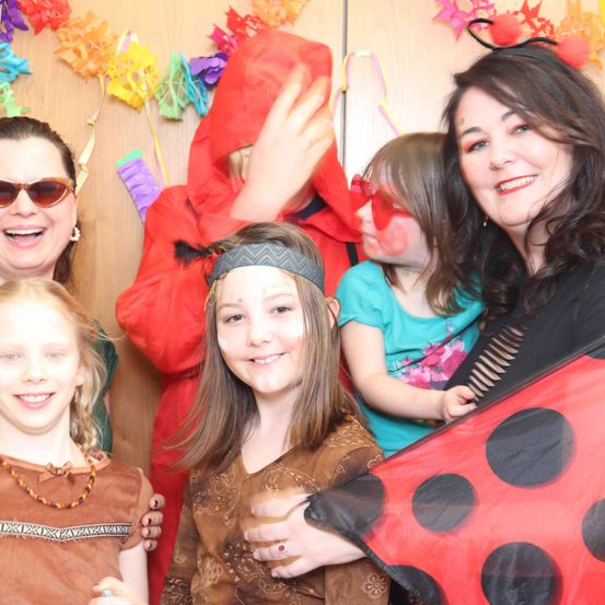 Bild enthält, People, Person, Face, Photography, Portrait, Hat, Sunglasses, Child, Female, Girl