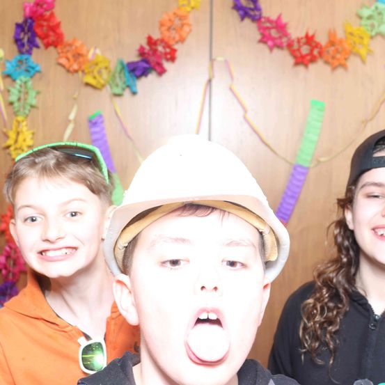 Bild enthält, Hat, Face, Head, Person, Photography, Portrait, Cap, Baseball Cap, People, Baby