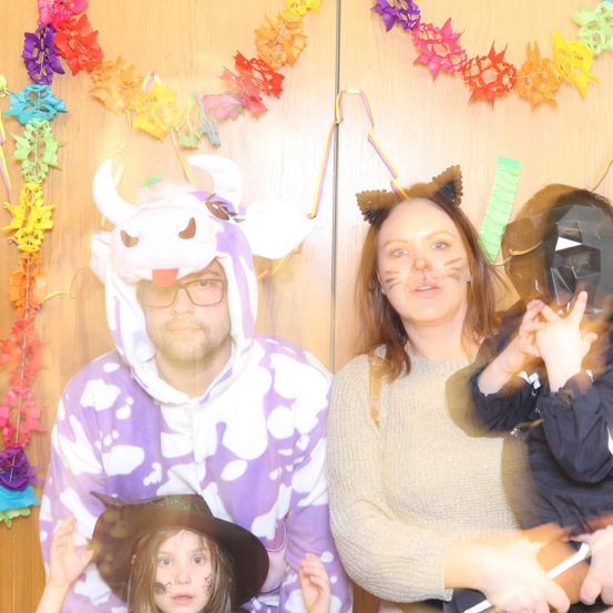 Bild enthält, Hat, Person, Photography, Portrait, Costume, People, Adult, Male, Man, Woman