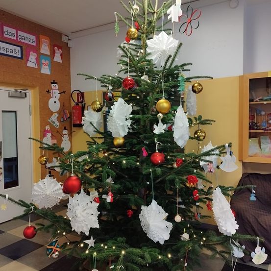 Image contains, Christmas, Christmas Decorations, Festival, Christmas Tree, Christmas Tree Ornaments